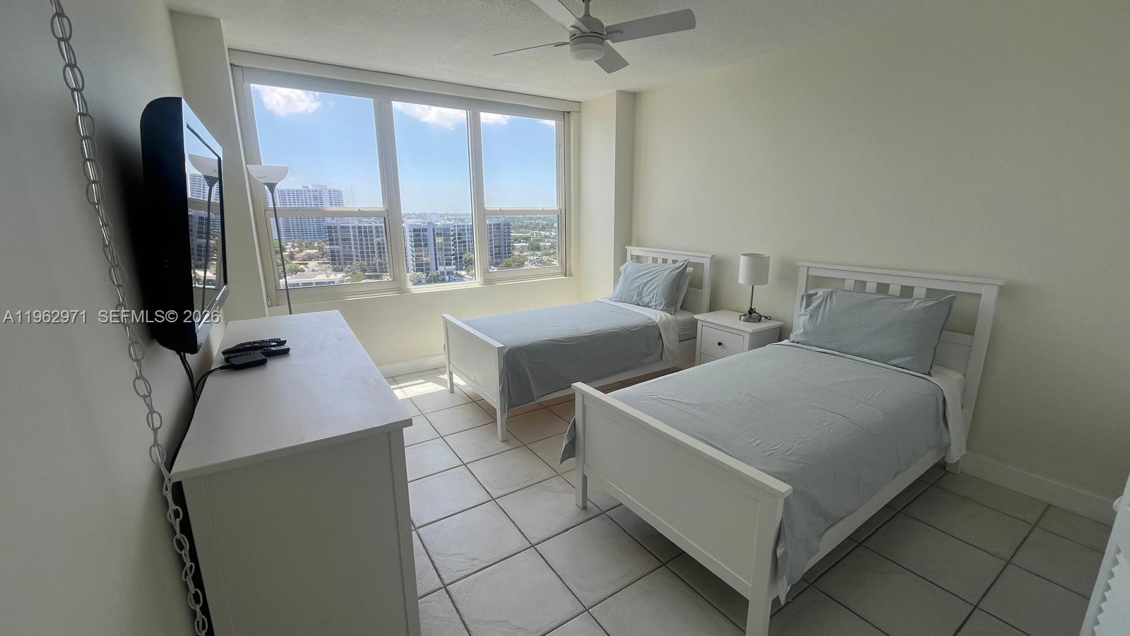 Hollywood FL 33019 - A11962971