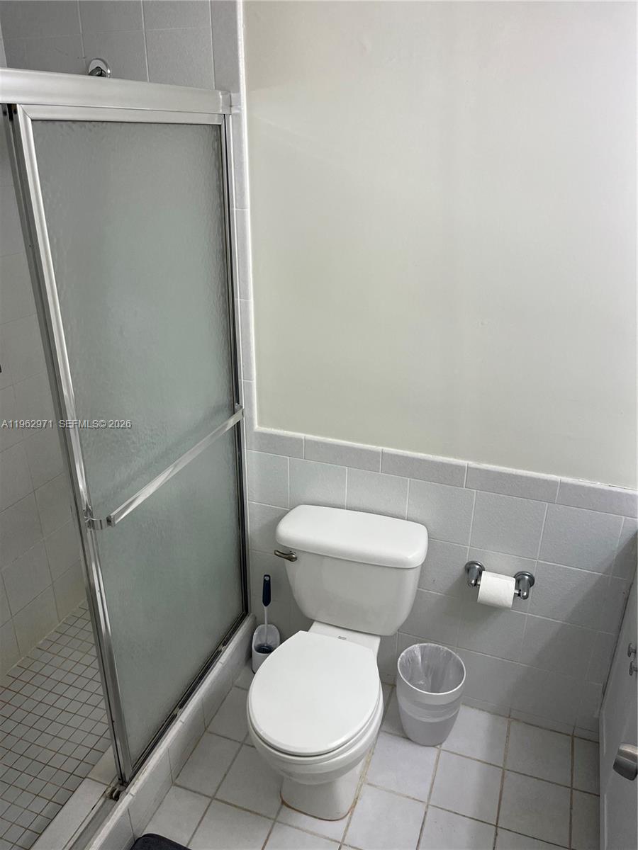 Hollywood FL 33019 - A11962971