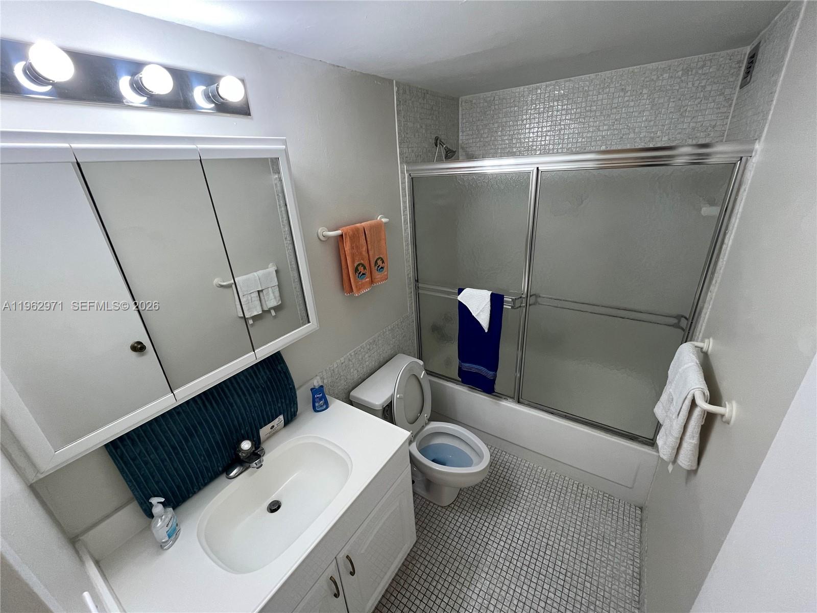 Hollywood FL 33019 - A11962971