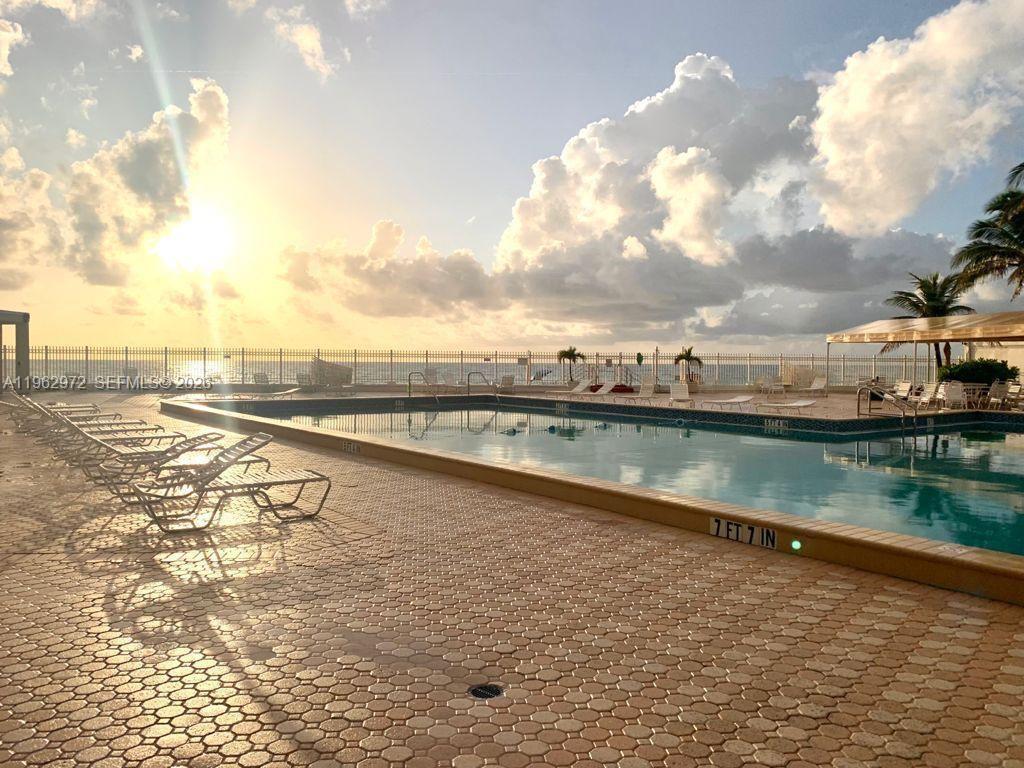 Hollywood FL 33019 - A11962972