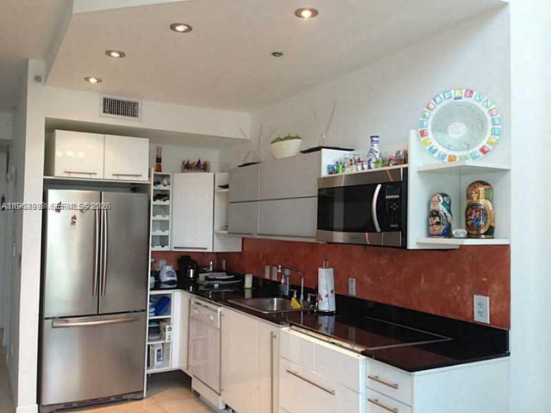 690 SW 1st Ct #1506, Miami FL 33130