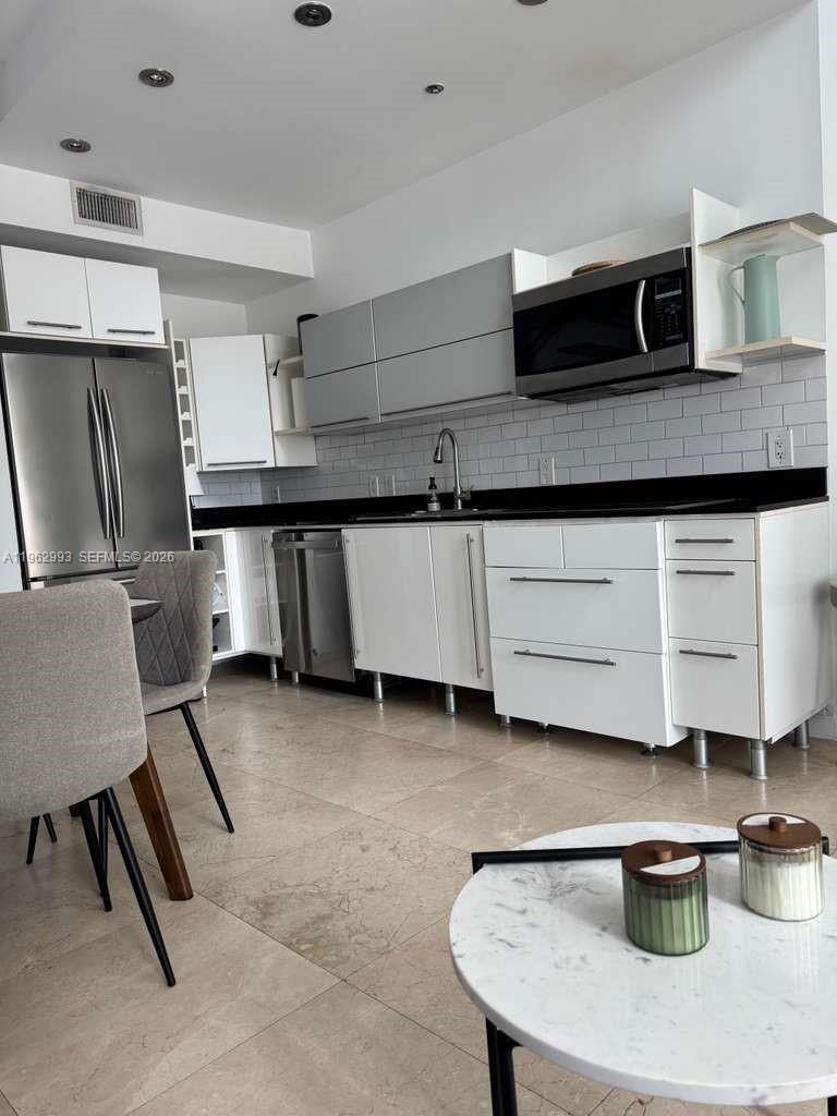 690 SW 1st Ct #1506, Miami FL 33130