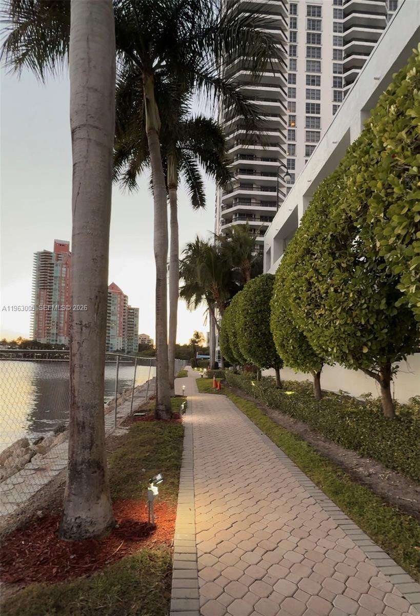 Aventura FL 33180 - A11963006