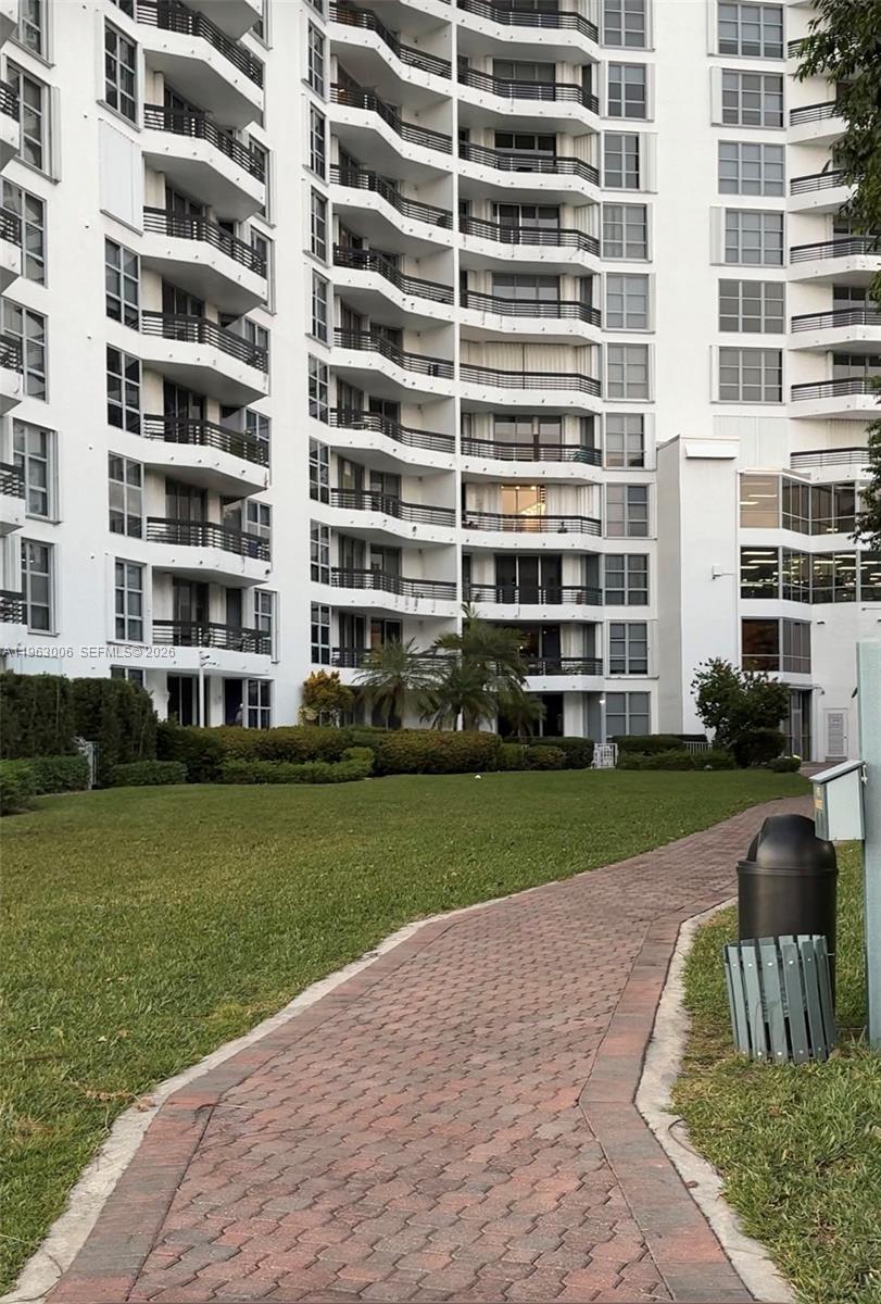 Aventura FL 33180 - A11963006