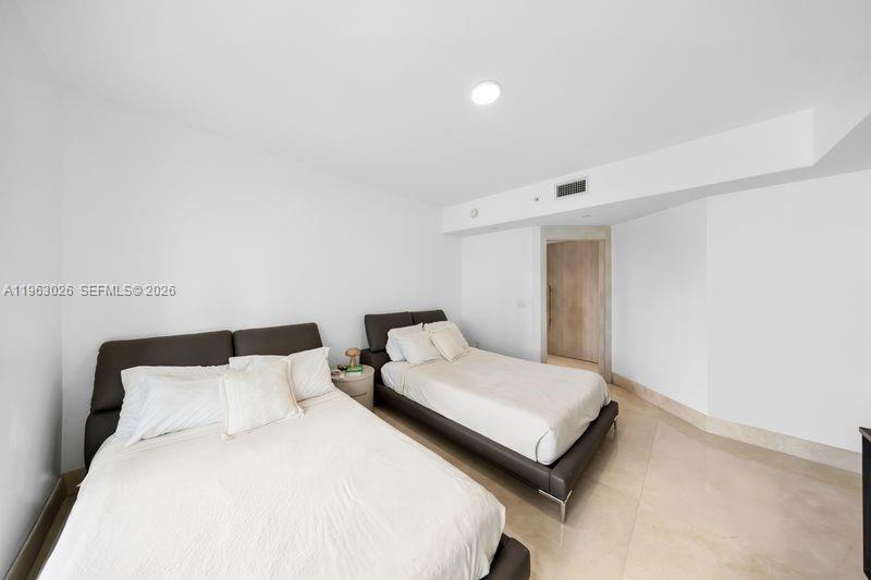 1331 Brickell Bay Dr #1602, Miami FL 33131