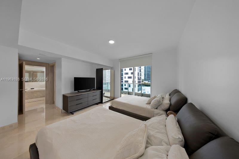 1331 Brickell Bay Dr #1602, Miami FL 33131