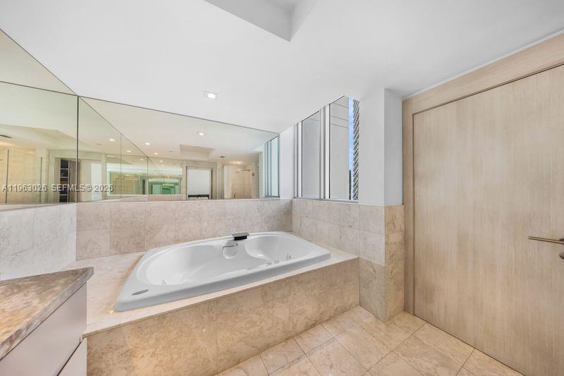 1331 Brickell Bay Dr #1602, Miami FL 33131