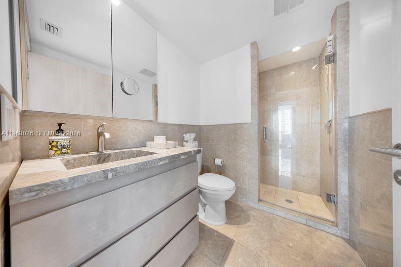 1331 Brickell Bay Dr #1602, Miami FL 33131