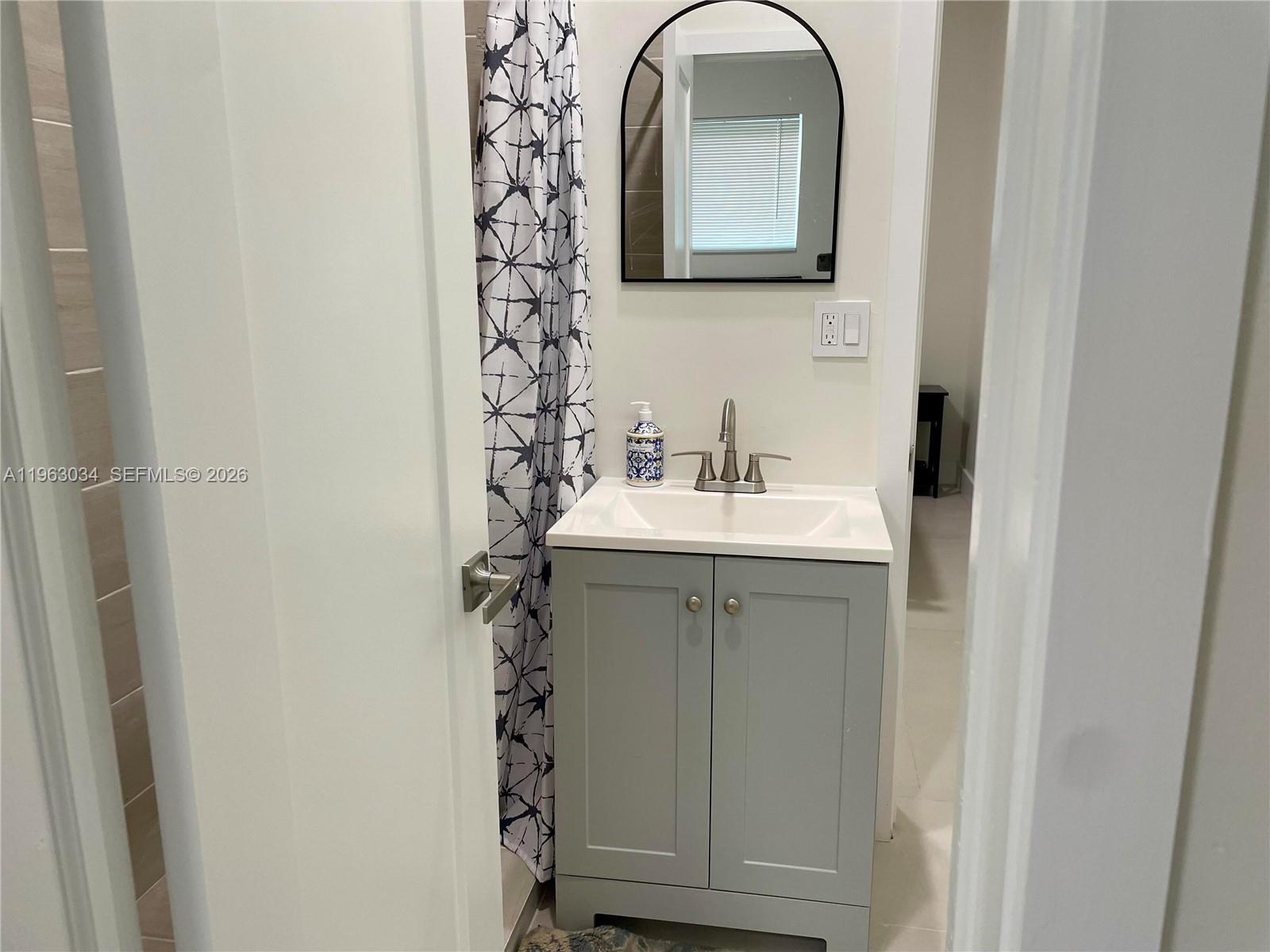 5352 Orduna Dr #0, Coral Gables FL 33146