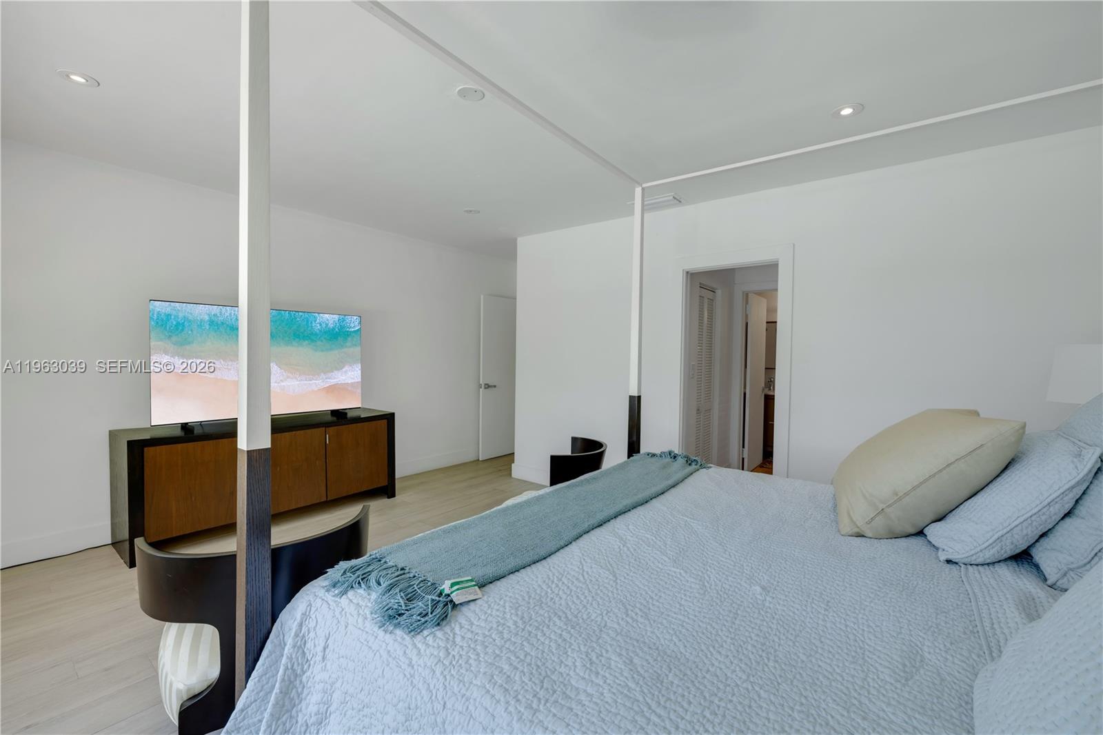 1405 Stillwater Dr, Miami Beach FL 33141