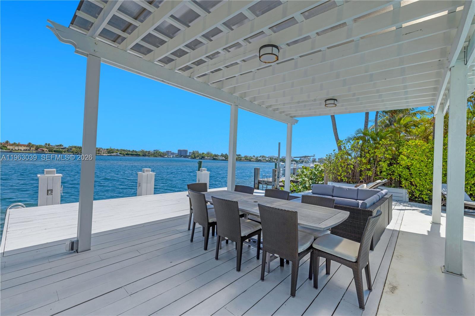 1405 Stillwater Dr, Miami Beach FL 33141