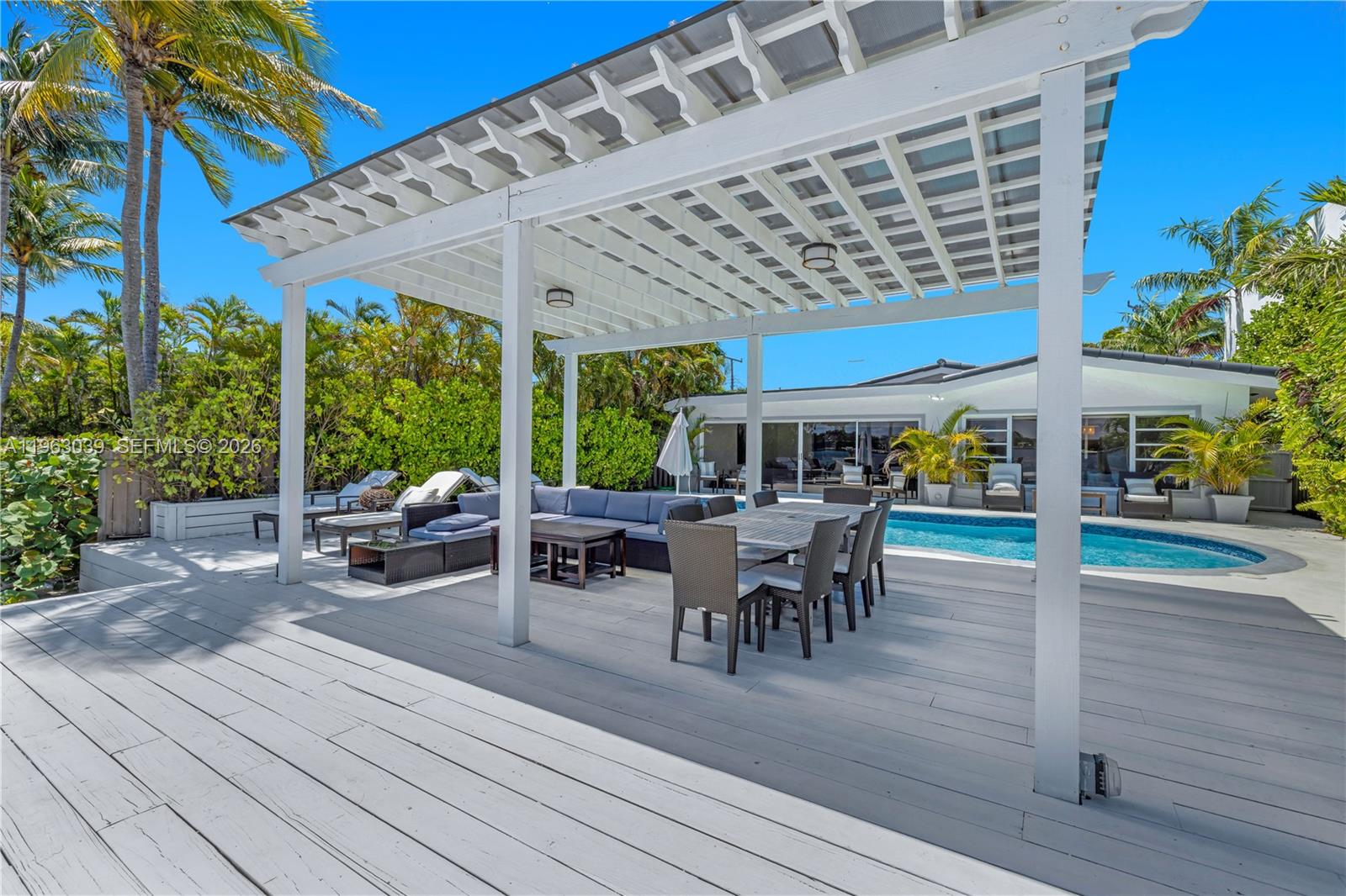 1405 Stillwater Dr, Miami Beach FL 33141