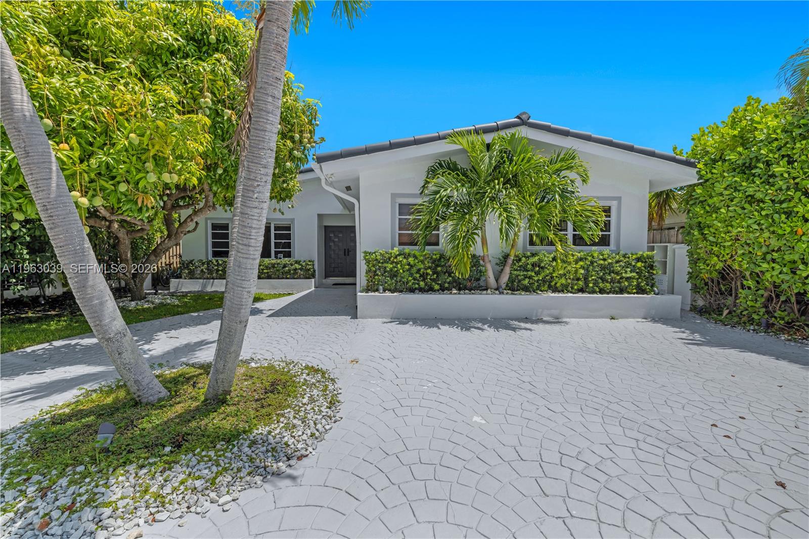 1405 Stillwater Dr, Miami Beach FL 33141