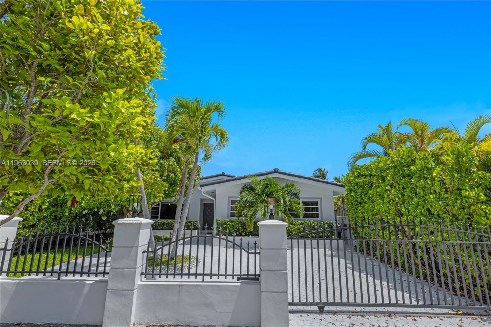 1405 Stillwater Dr, Miami Beach FL 33141