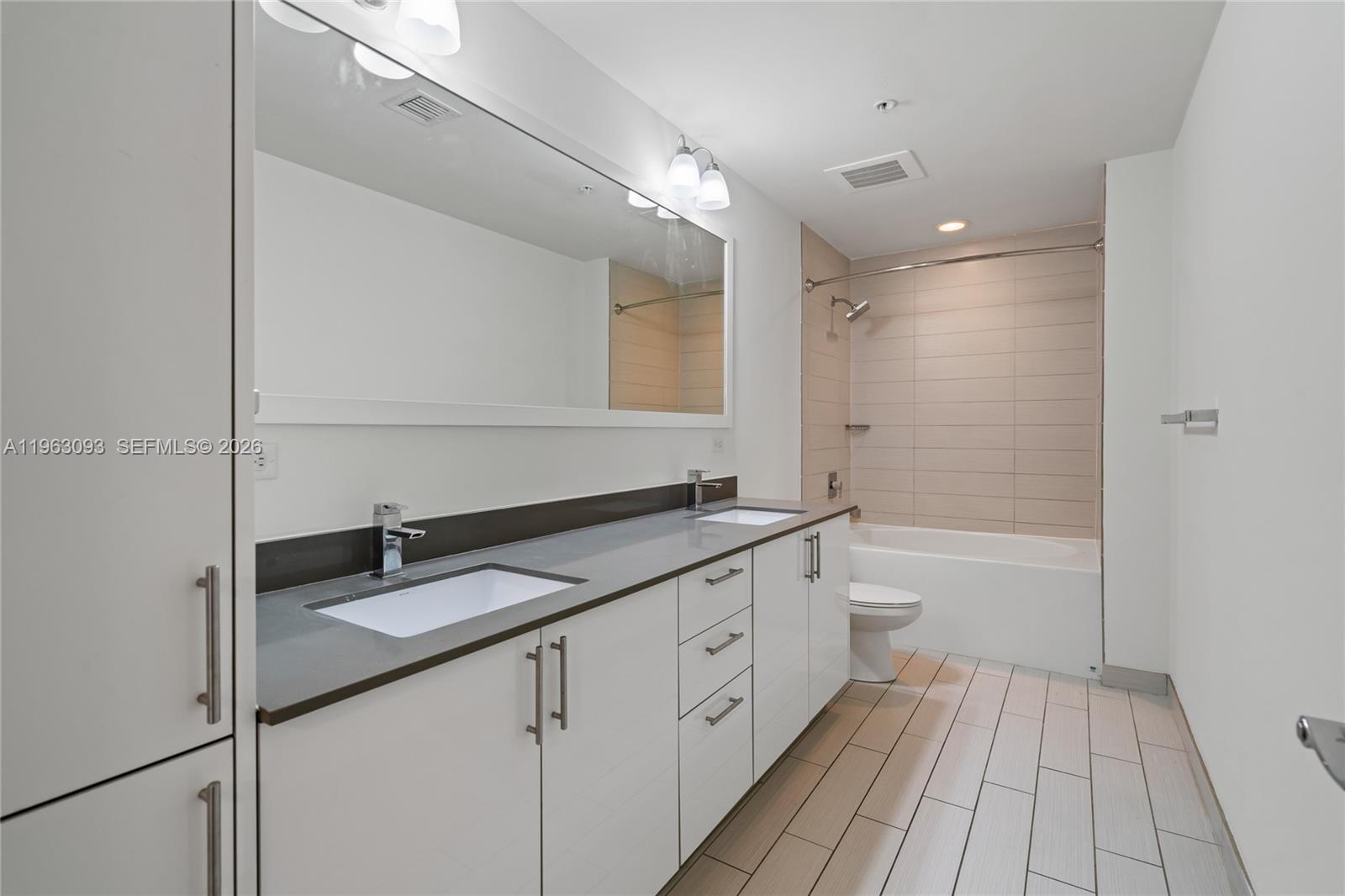 999 SW 1 AVENUE #2411, Miami FL 33130