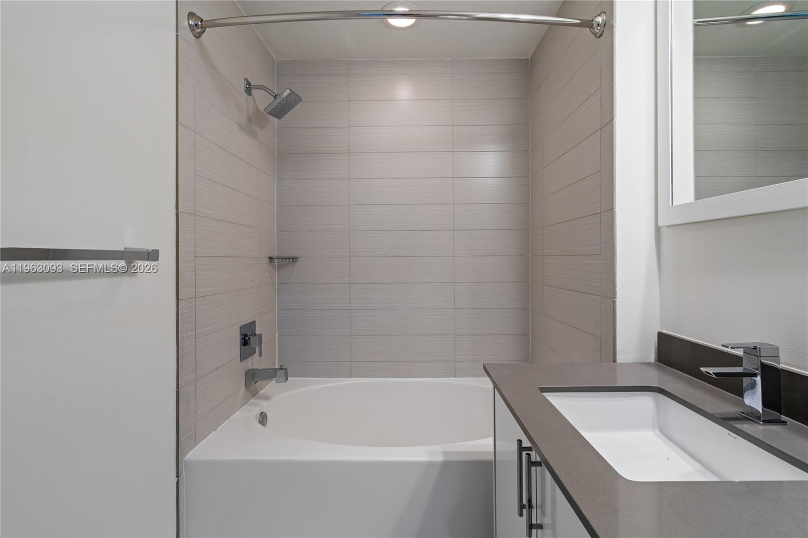 999 SW 1 AVENUE #2411, Miami FL 33130