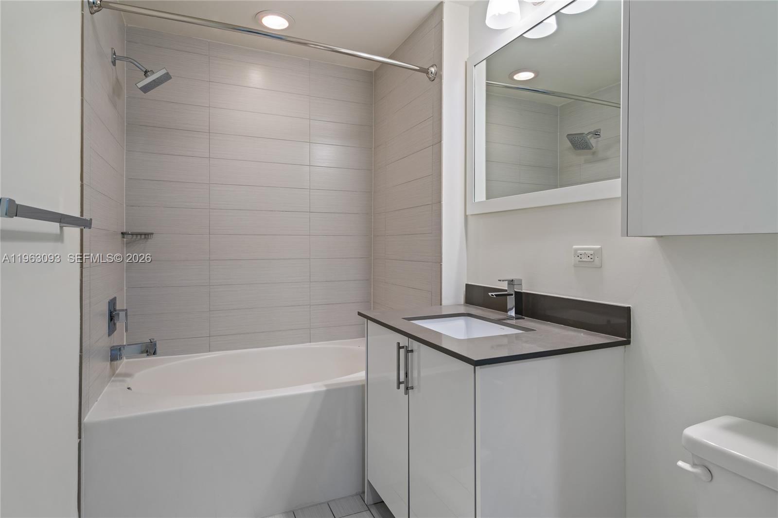 999 SW 1 AVENUE #2411, Miami FL 33130