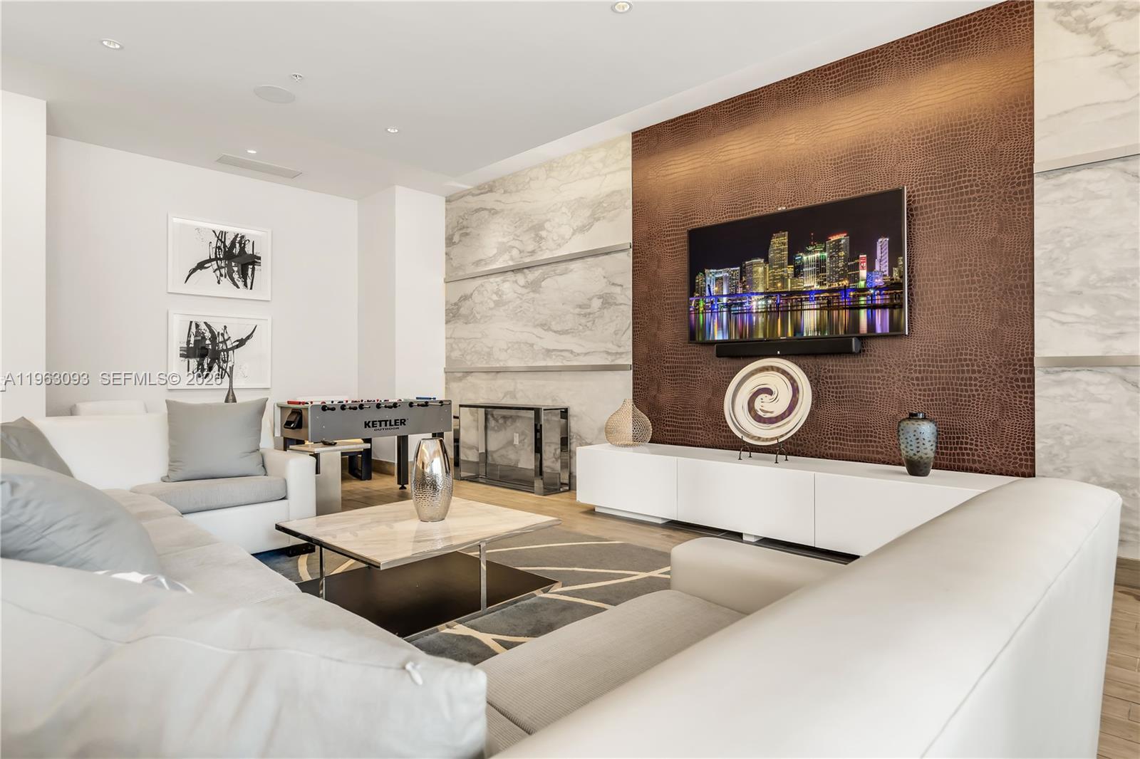 999 SW 1 AVENUE #2411, Miami FL 33130