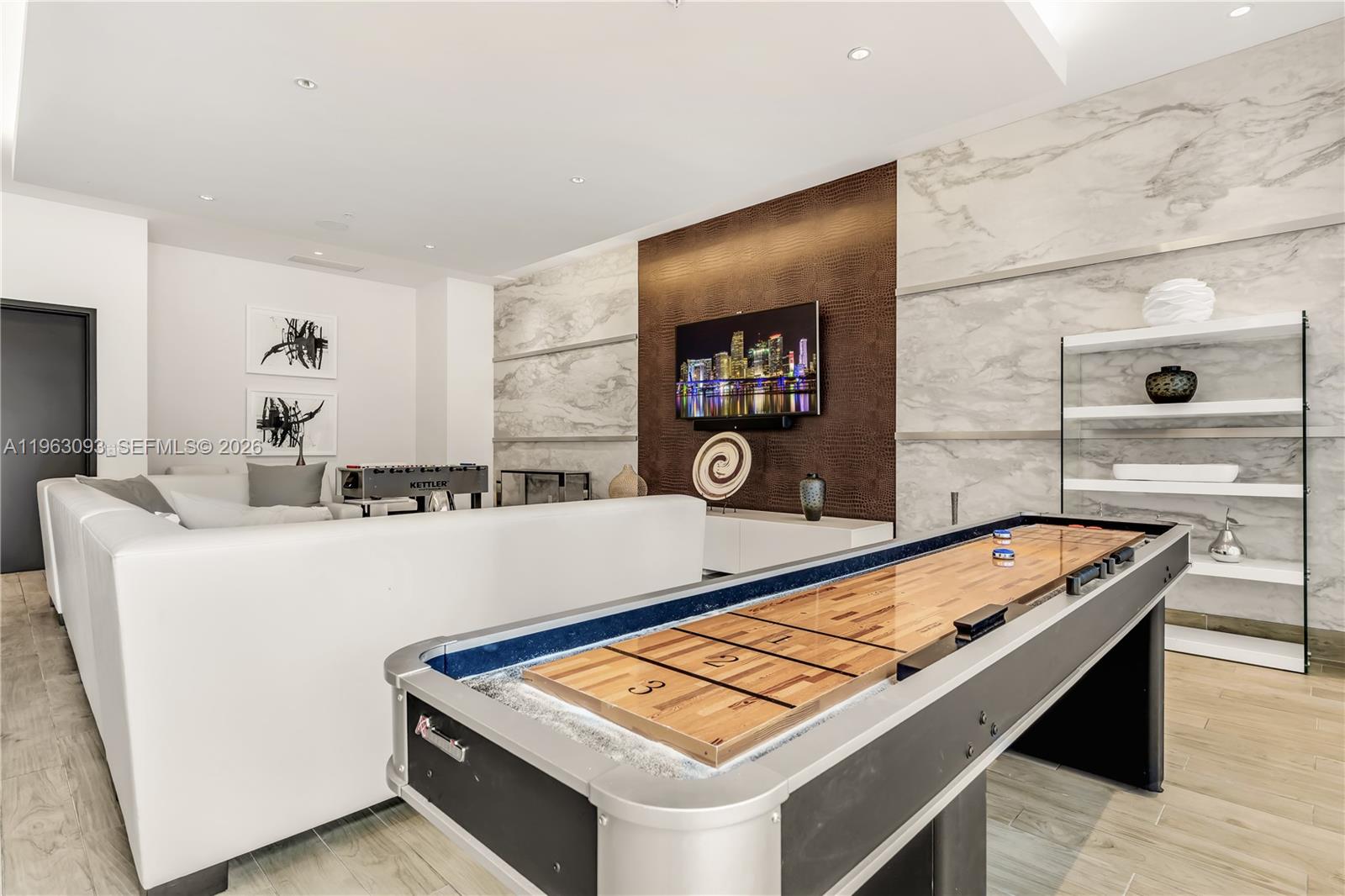 999 SW 1 AVENUE #2411, Miami FL 33130
