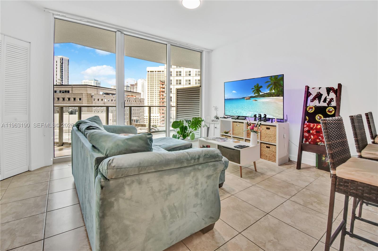 300 S Biscayne Blvd #T-1405, Miami FL 33131