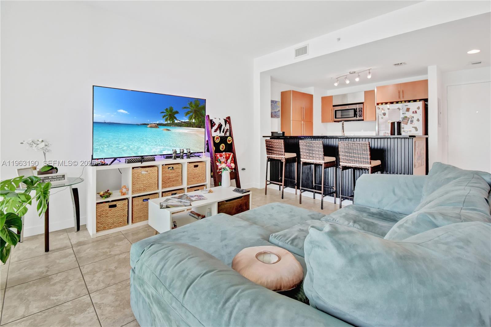 300 S Biscayne Blvd #T-1405, Miami FL 33131