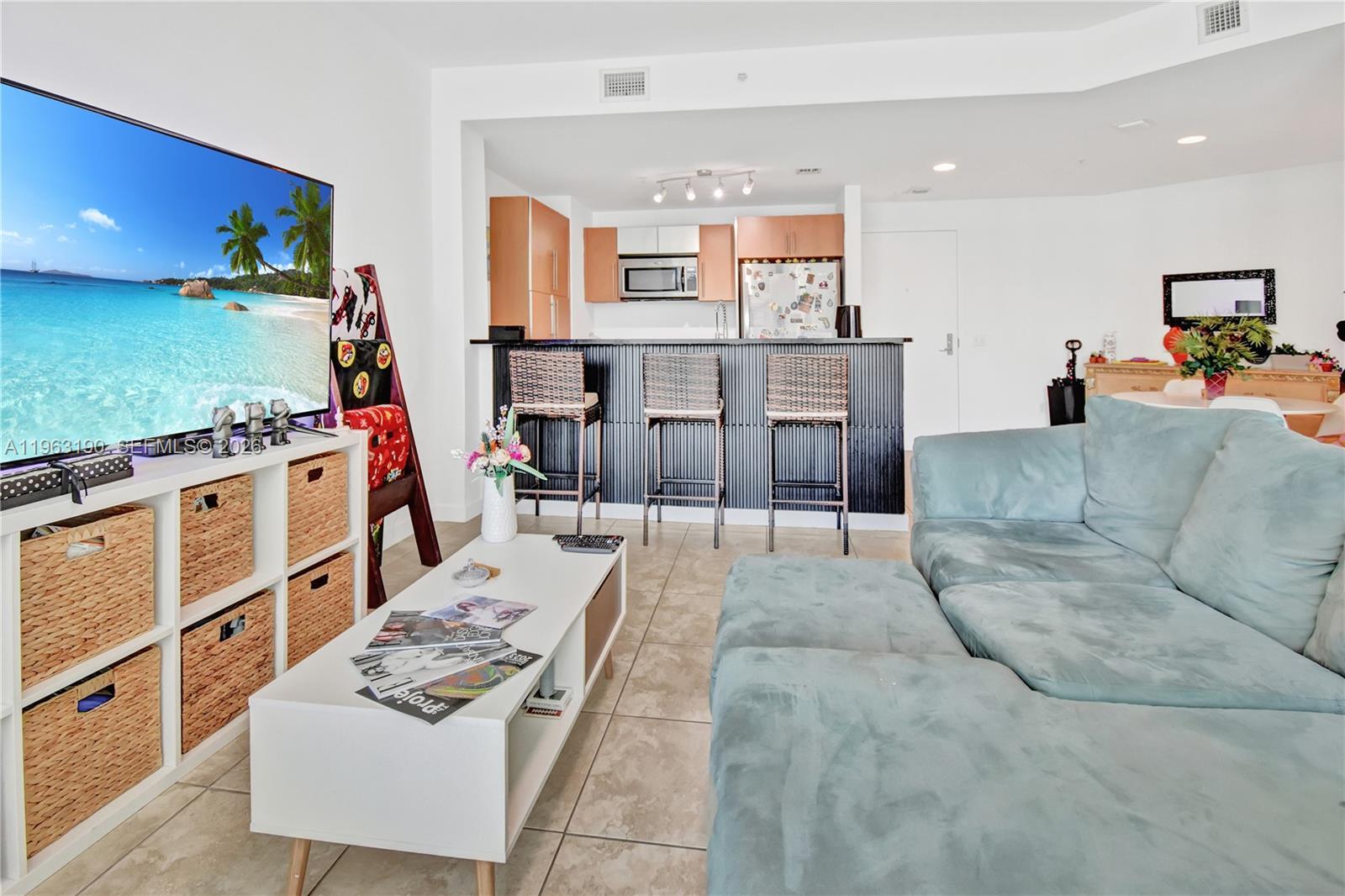 300 S Biscayne Blvd #T-1405, Miami FL 33131