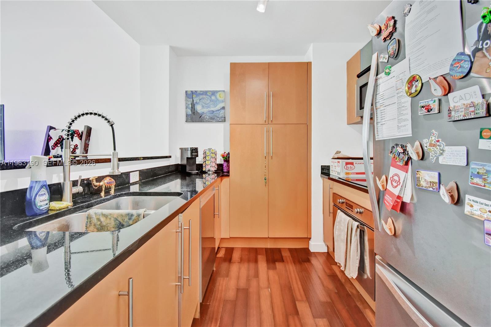300 S Biscayne Blvd #T-1405, Miami FL 33131