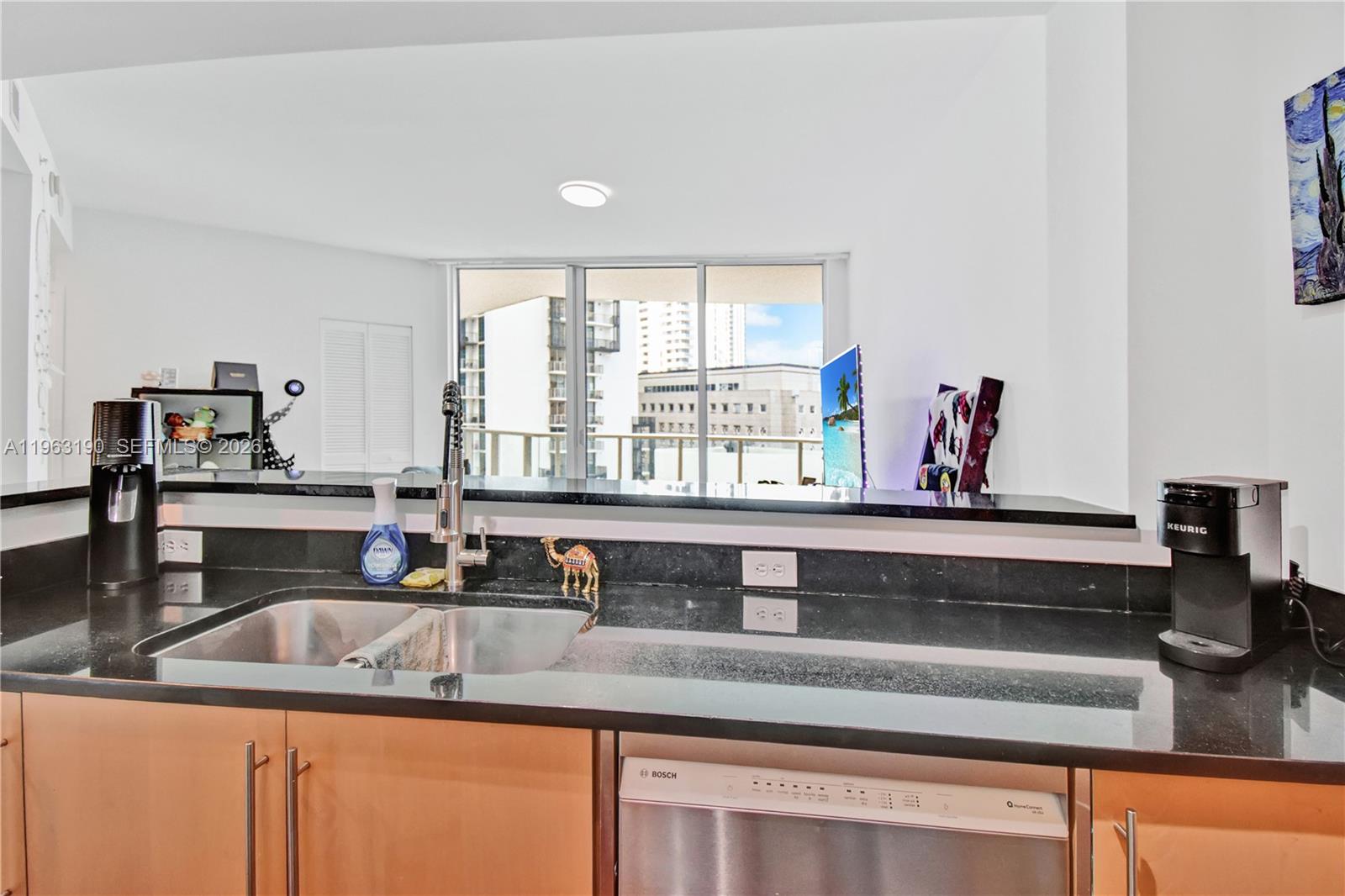 300 S Biscayne Blvd #T-1405, Miami FL 33131