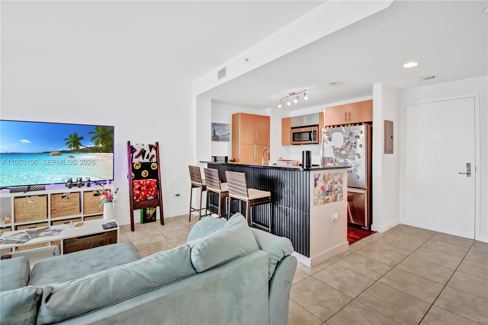 300 S Biscayne Blvd #T-1405, Miami FL 33131