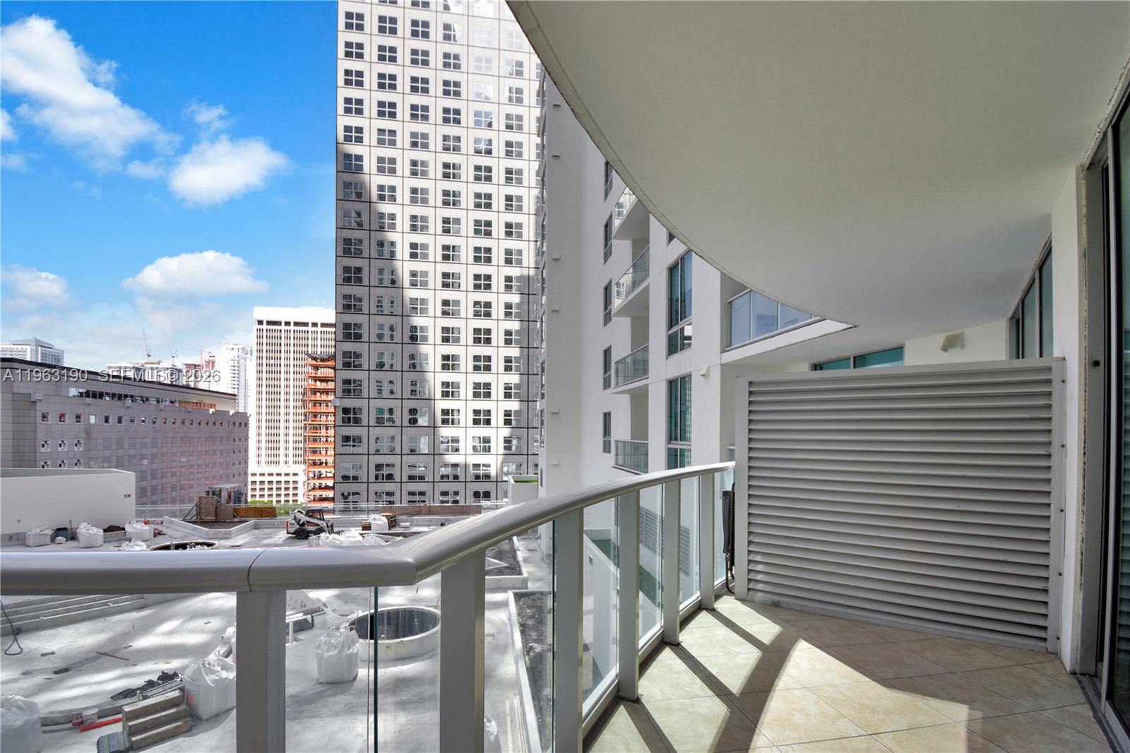 300 S Biscayne Blvd #T-1405, Miami FL 33131
