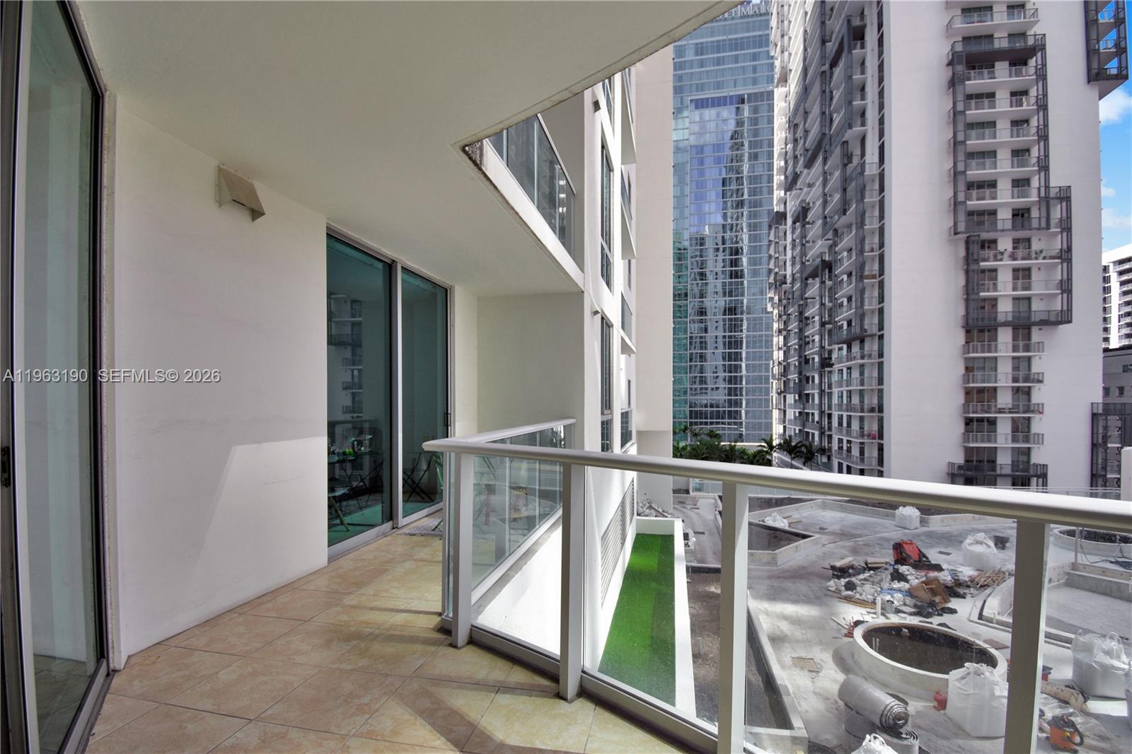 300 S Biscayne Blvd #T-1405, Miami FL 33131