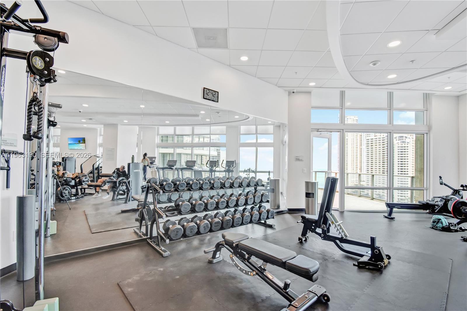 300 S Biscayne Blvd #T-1405, Miami FL 33131