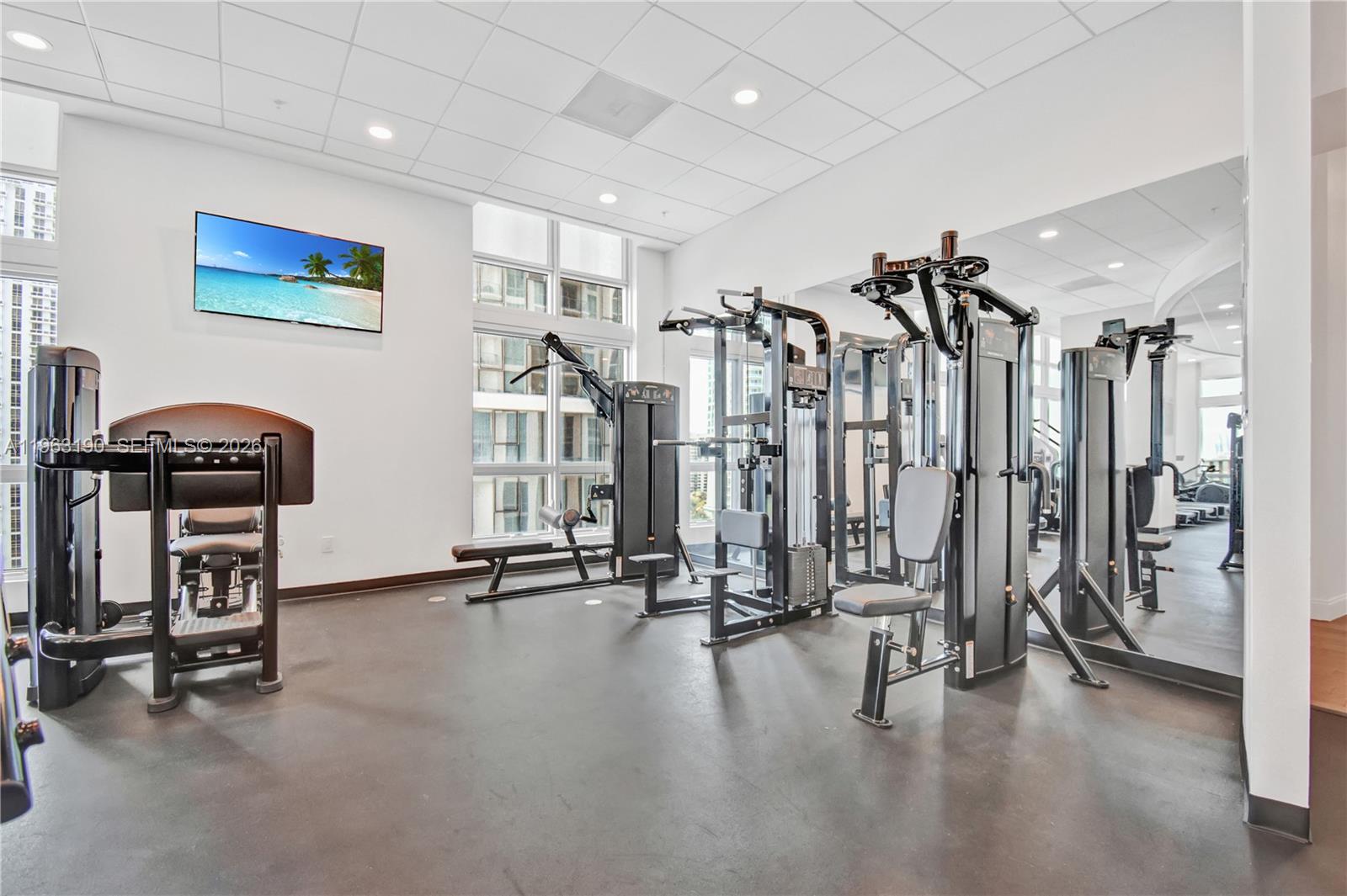 300 S Biscayne Blvd #T-1405, Miami FL 33131