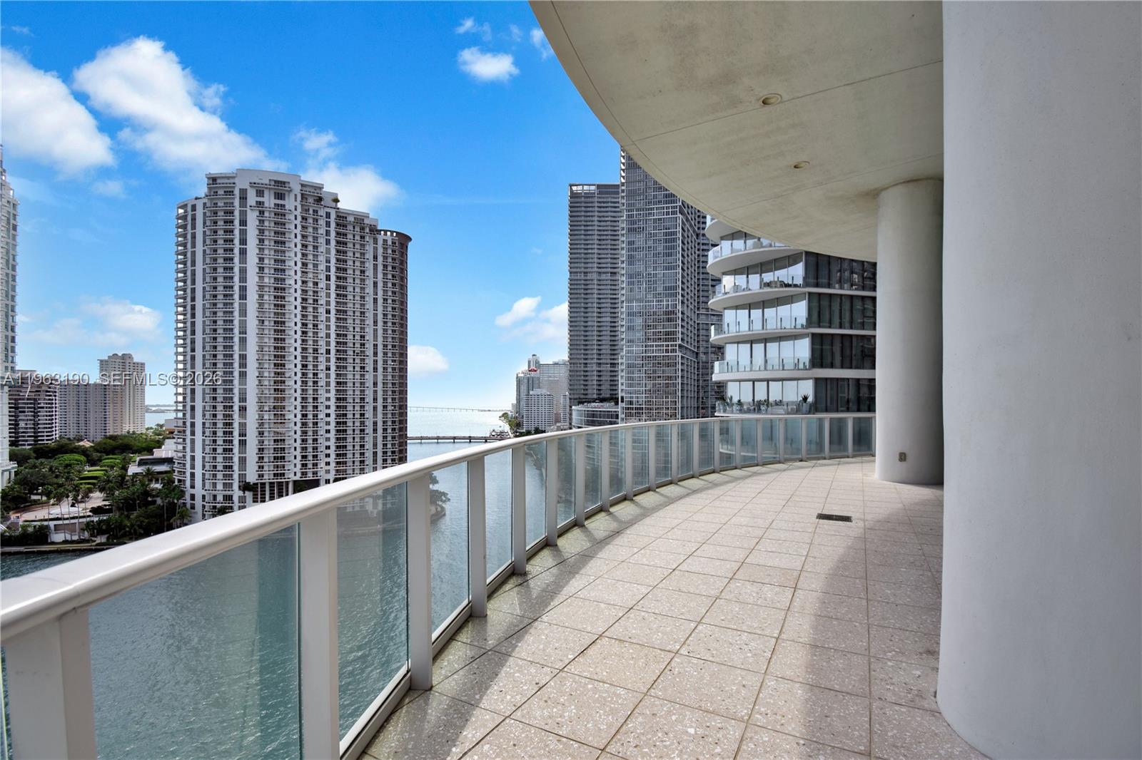 300 S Biscayne Blvd #T-1405, Miami FL 33131