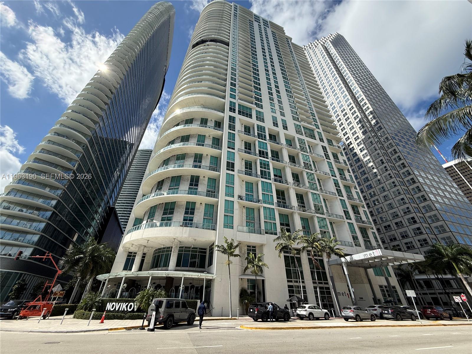 300 S Biscayne Blvd #T-1405, Miami FL 33131