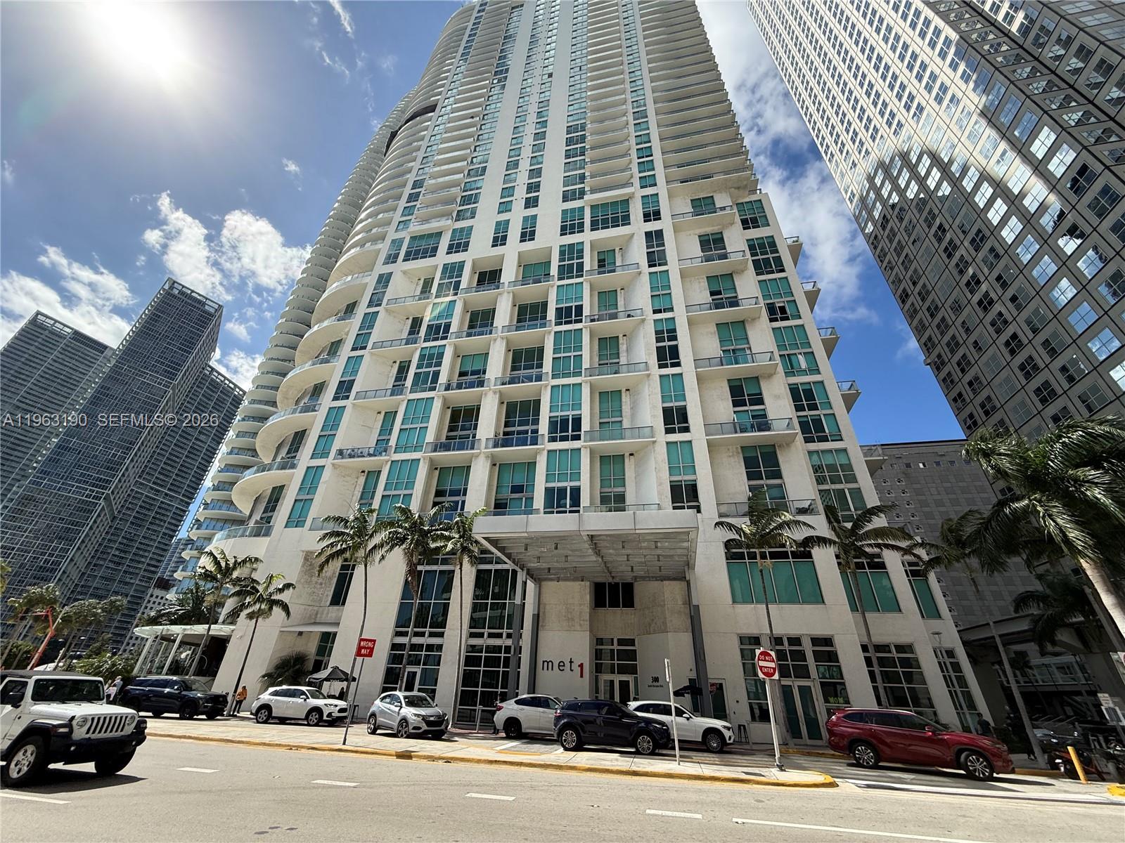 300 S Biscayne Blvd #T-1405, Miami FL 33131