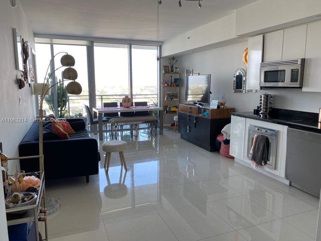 92 SW 3rd St #2107, Miami FL 33130