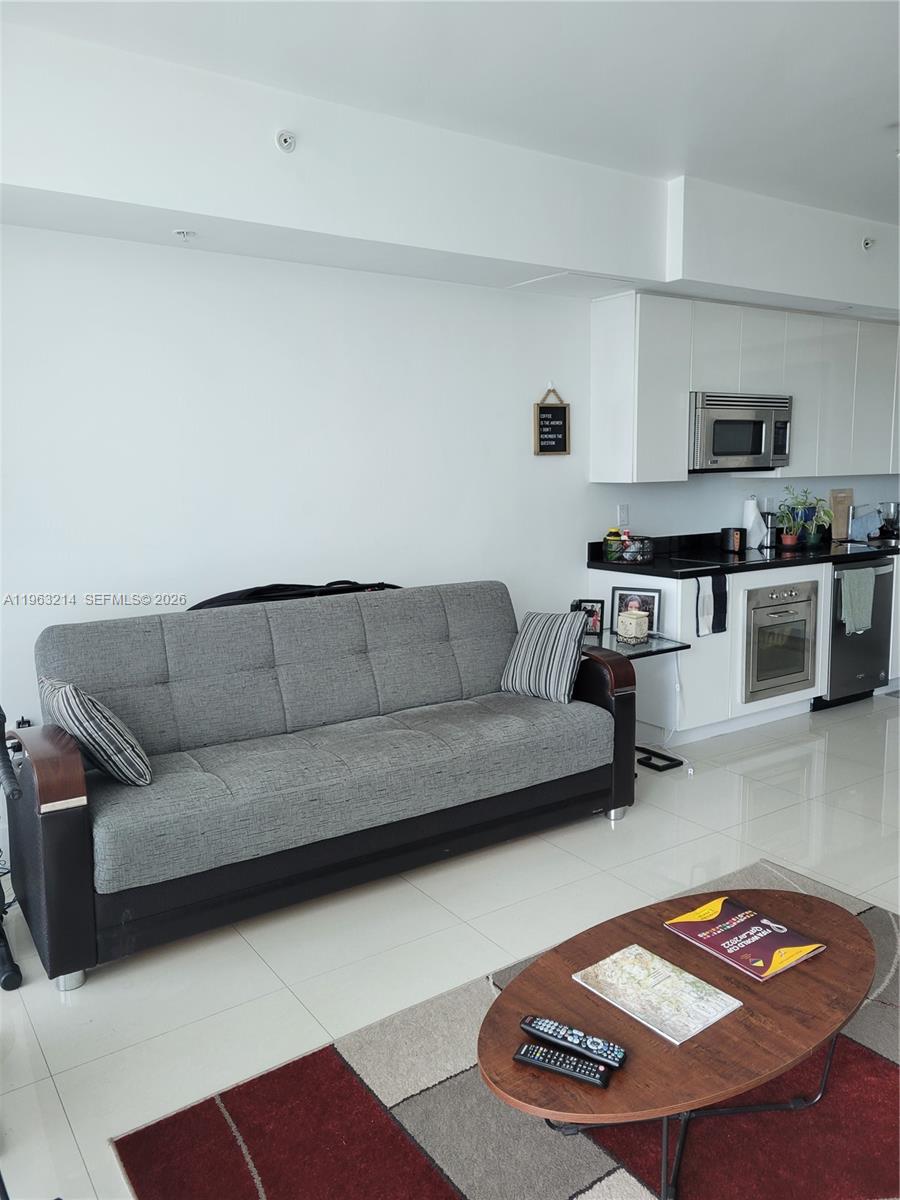 92 SW 3rd St #2107, Miami FL 33130
