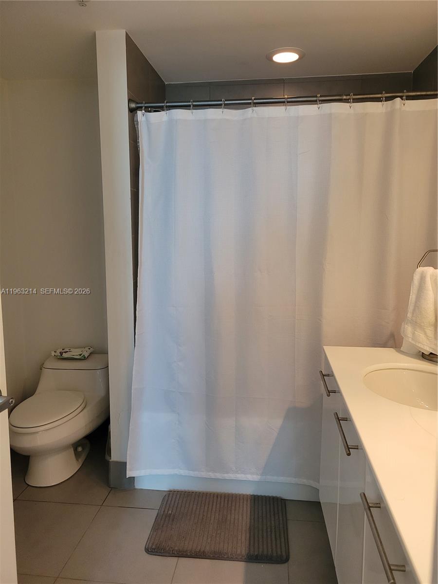 92 SW 3rd St #2107, Miami FL 33130