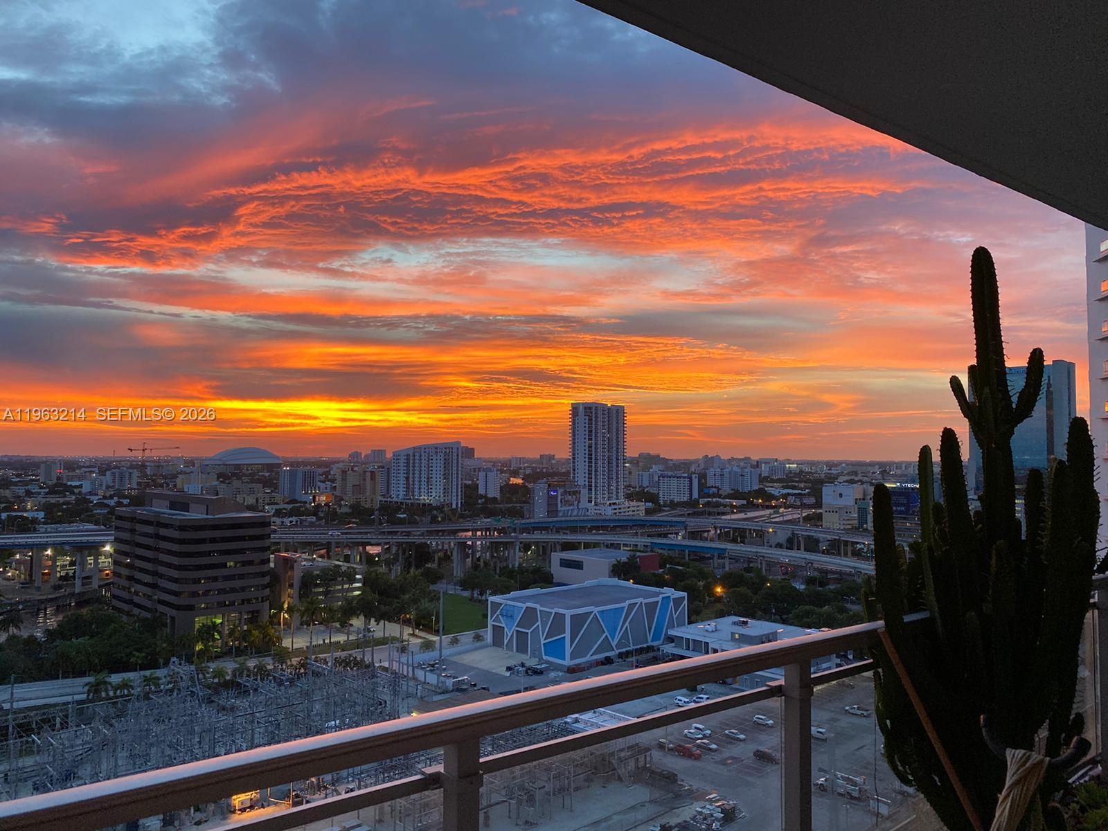 92 SW 3rd St #2107, Miami FL 33130