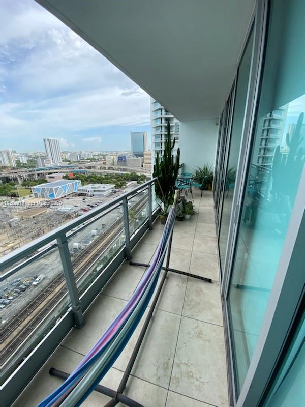 92 SW 3rd St #2107, Miami FL 33130