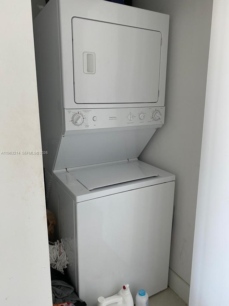 92 SW 3rd St #2107, Miami FL 33130