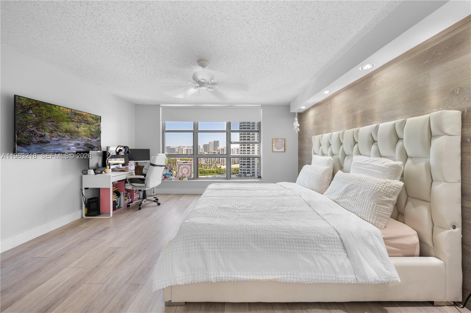 3530 Mystic Pointe Dr #1406, Aventura FL 33180