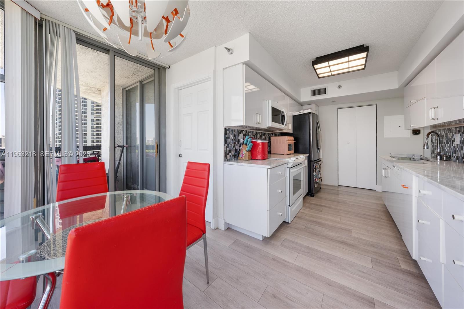 3530 Mystic Pointe Dr #1406, Aventura FL 33180