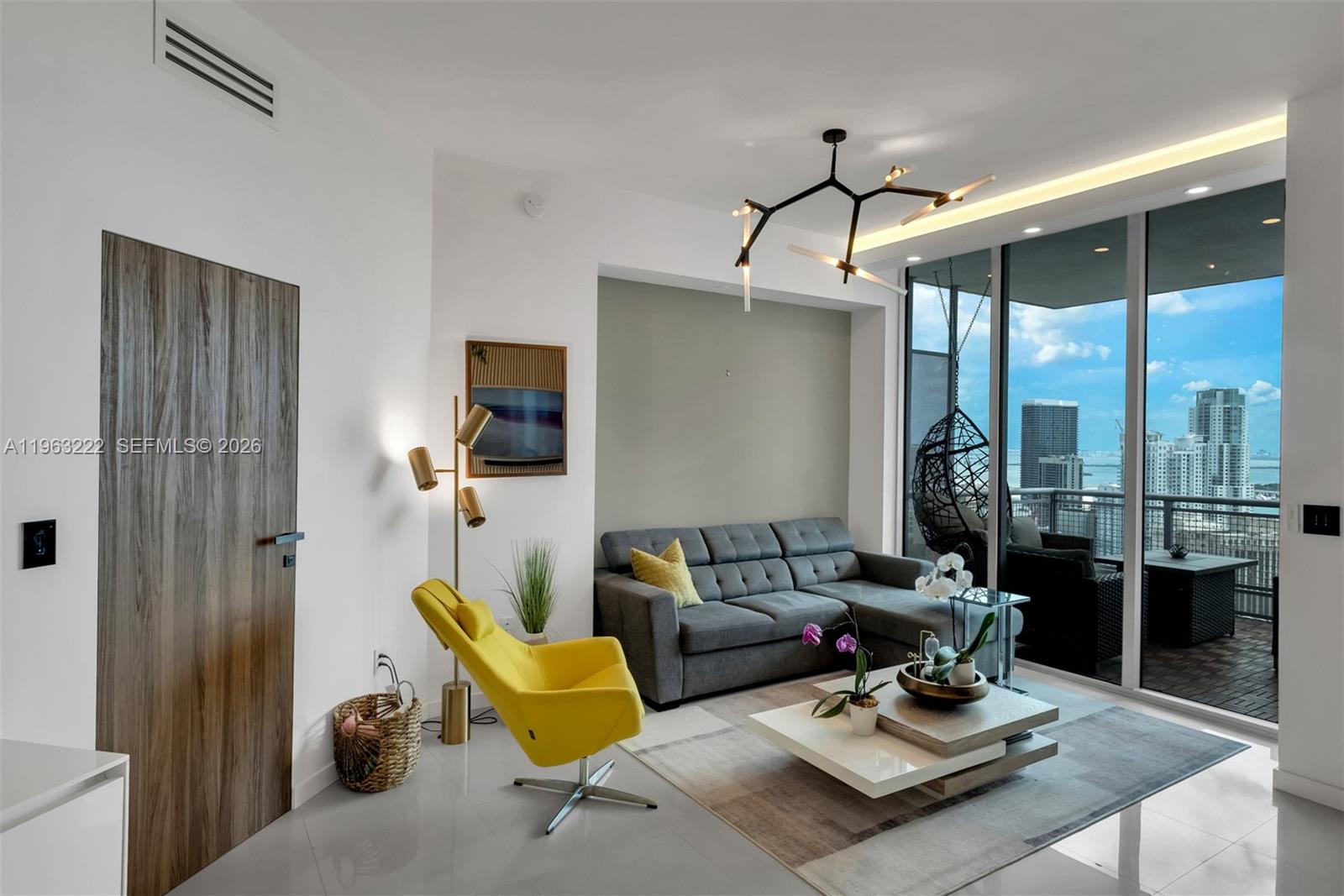 350 S Miami Ave #4103, Miami FL 33130