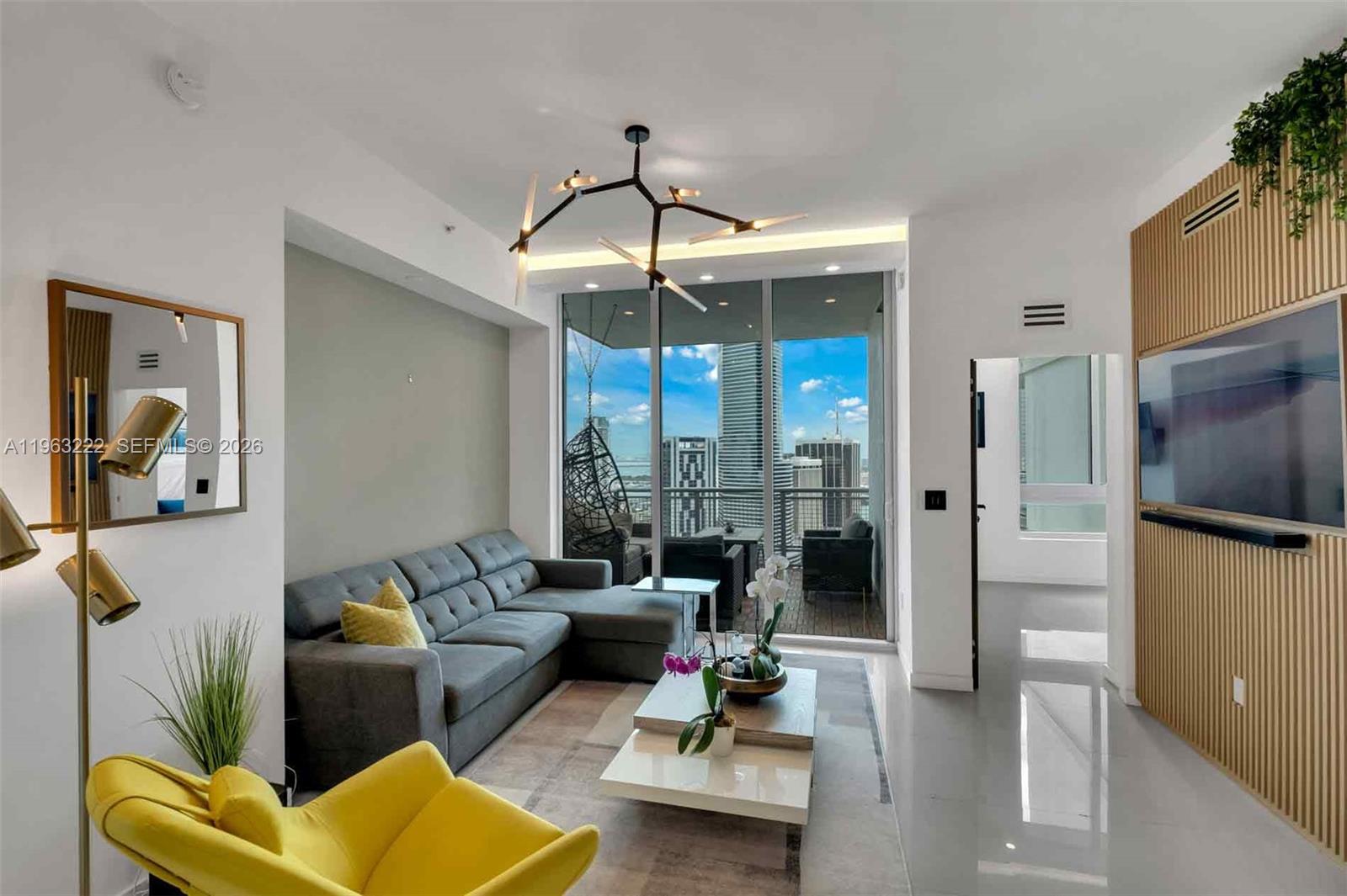 350 S Miami Ave #4103, Miami FL 33130