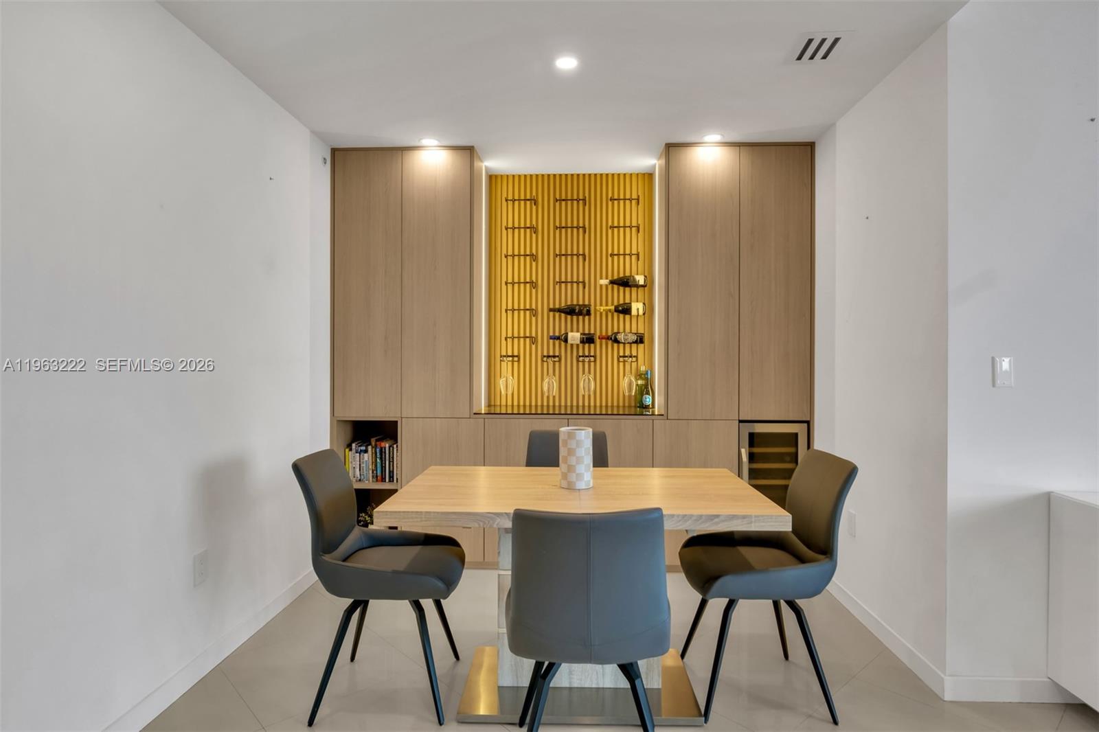 350 S Miami Ave #4103, Miami FL 33130