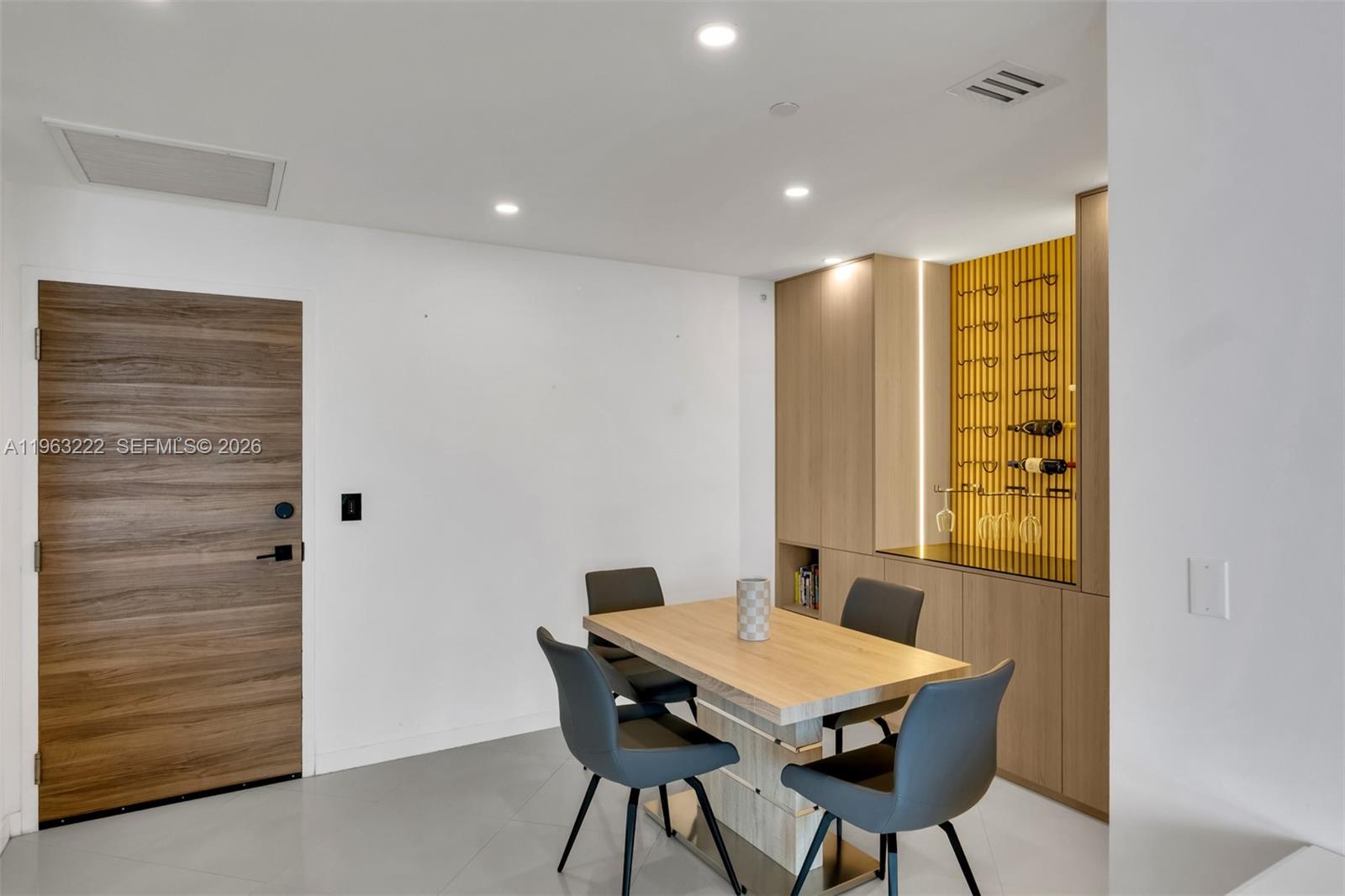 350 S Miami Ave #4103, Miami FL 33130