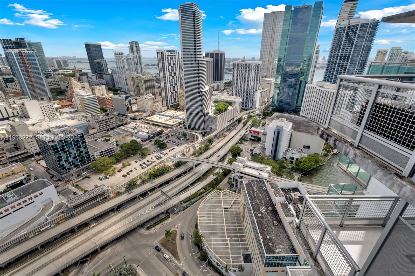 350 S Miami Ave #4103, Miami FL 33130