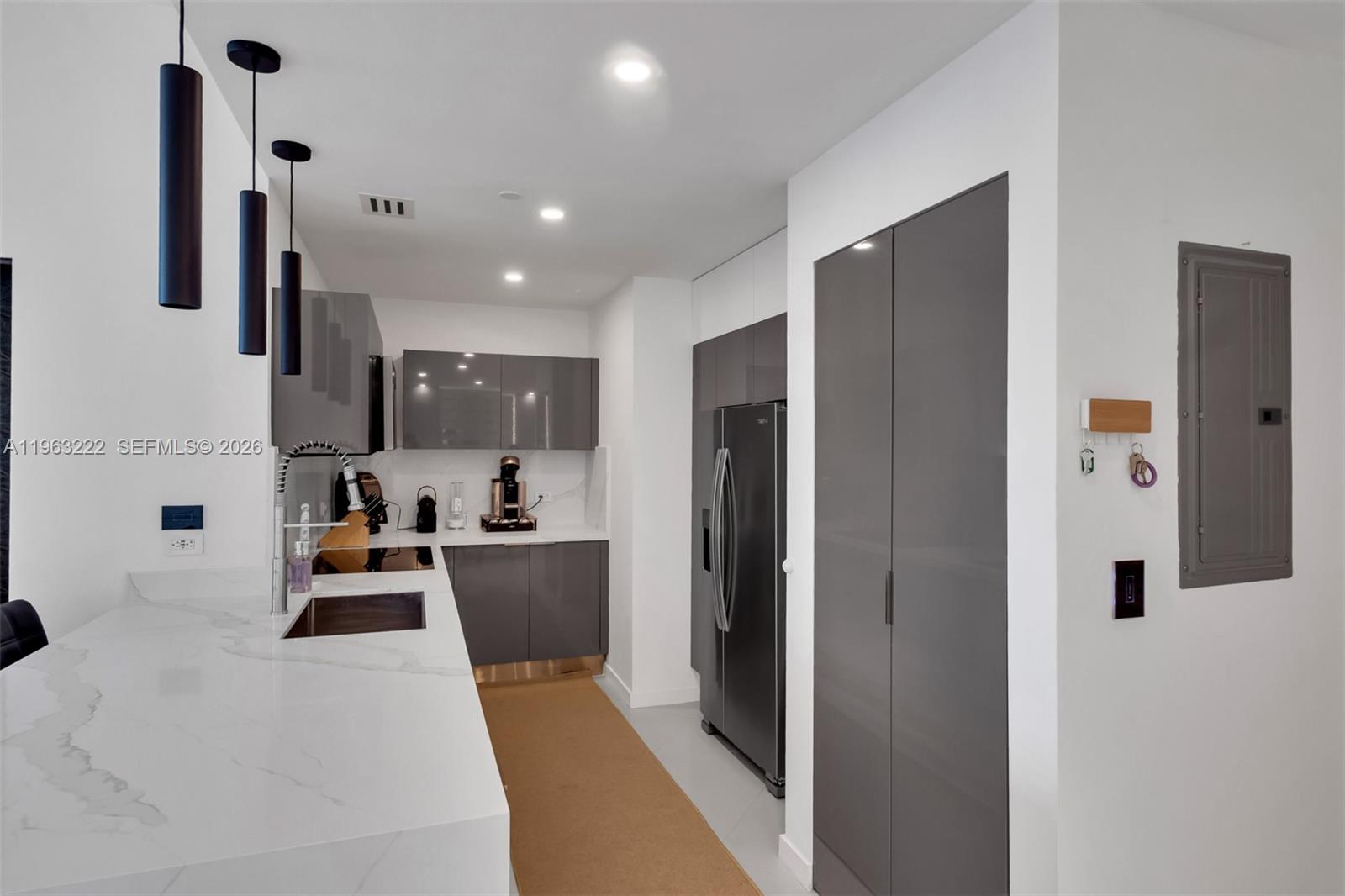 350 S Miami Ave #4103, Miami FL 33130